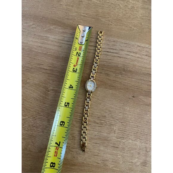 Elgin Vintage Small Gold Watch with Crystal Face - Picture 5 of 10